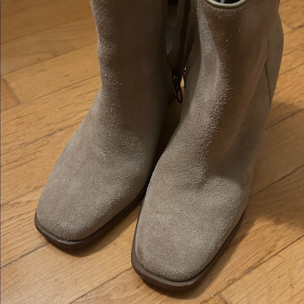Dolce Vita Stylish Suede Boots